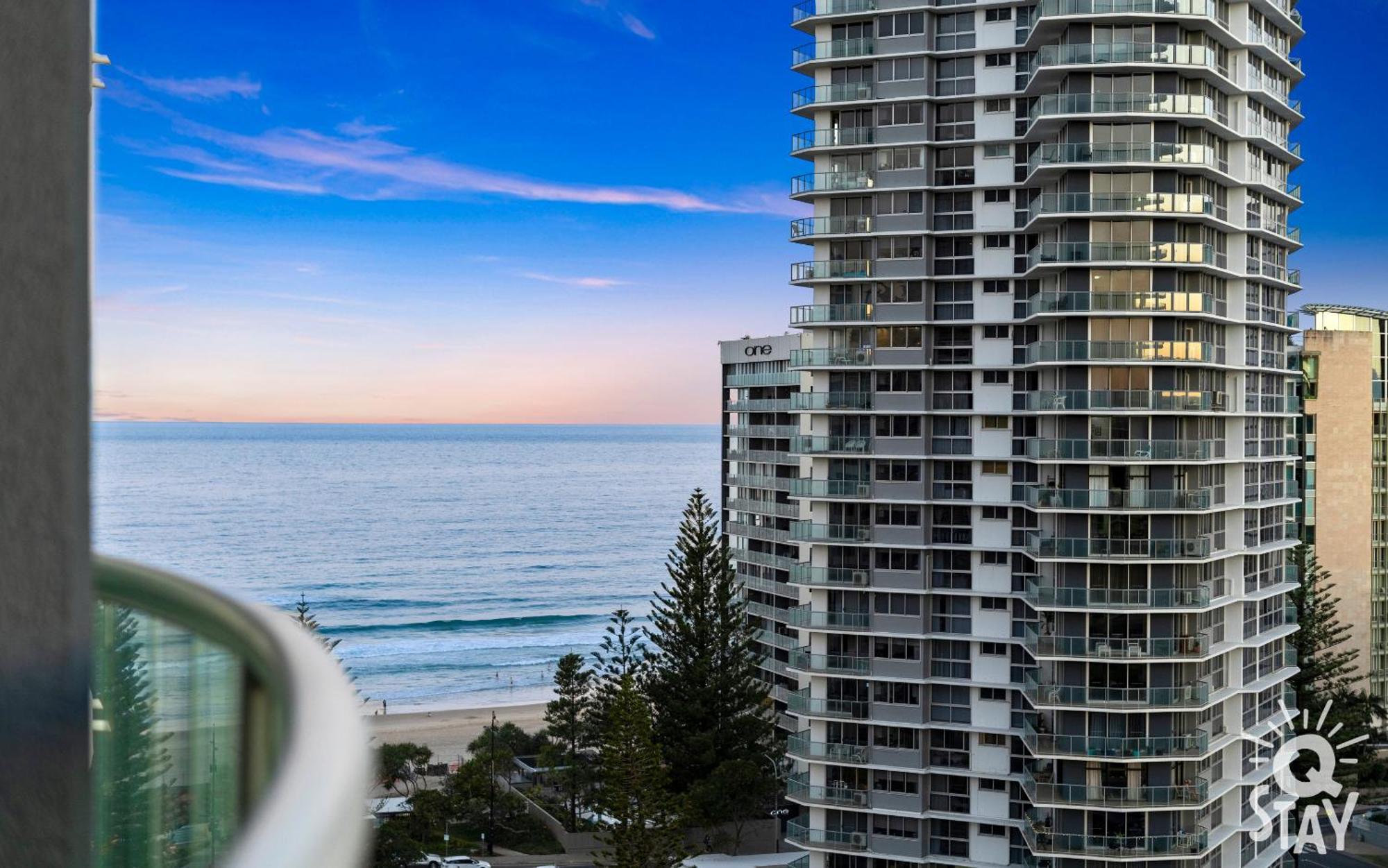 Legends Surfers Paradise Mid Week Madness Deal - Q Stay Gold Coast Buitenkant foto
