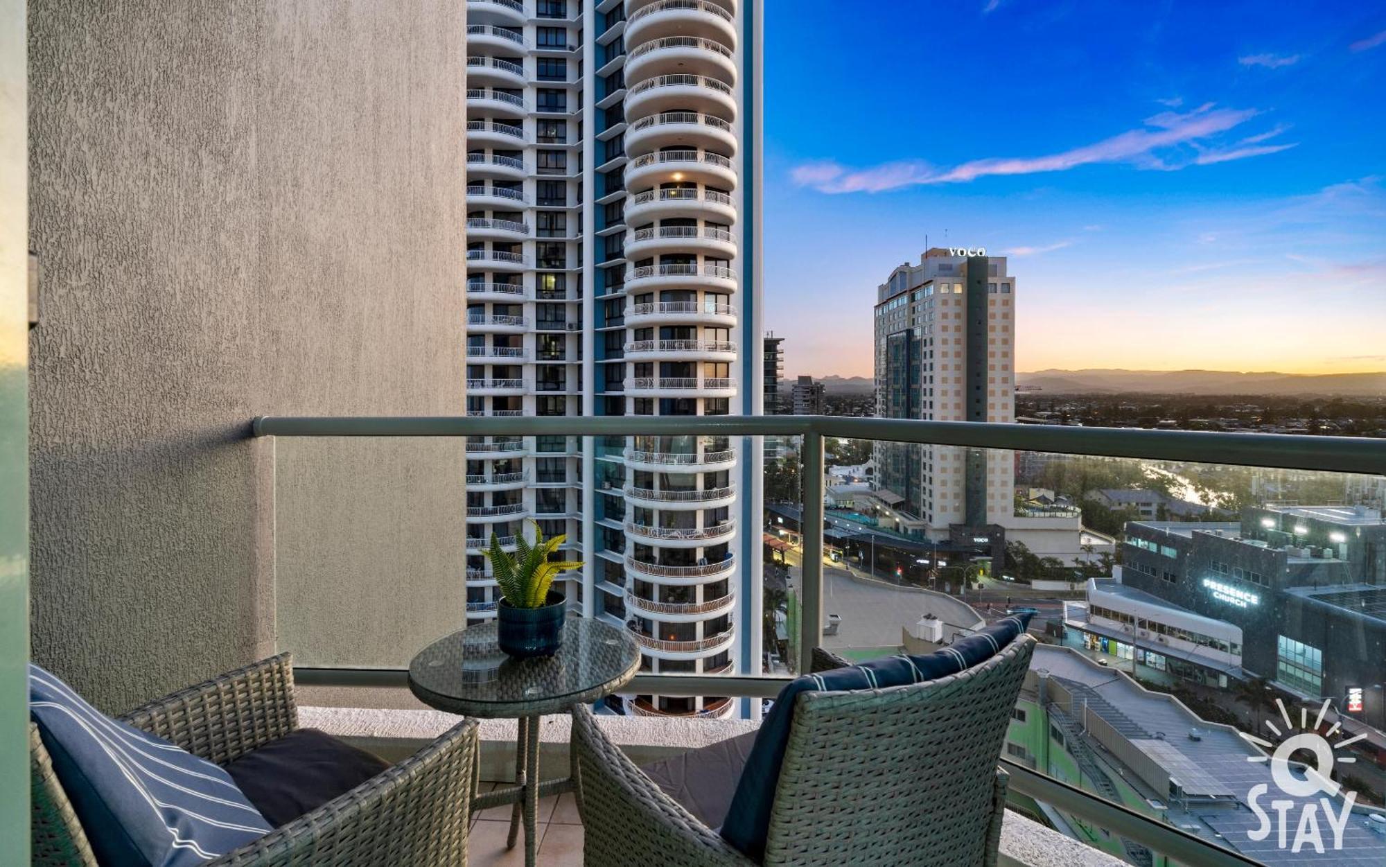 Legends Surfers Paradise Mid Week Madness Deal - Q Stay Gold Coast Buitenkant foto