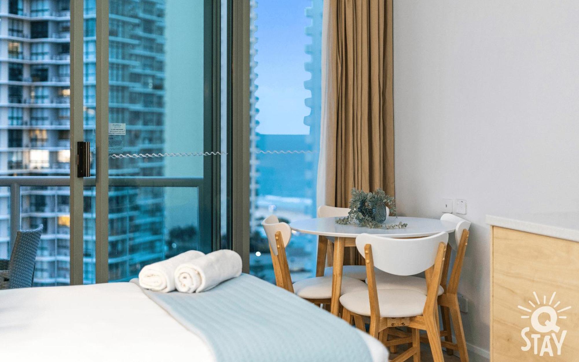 Legends Surfers Paradise Mid Week Madness Deal - Q Stay Gold Coast Buitenkant foto