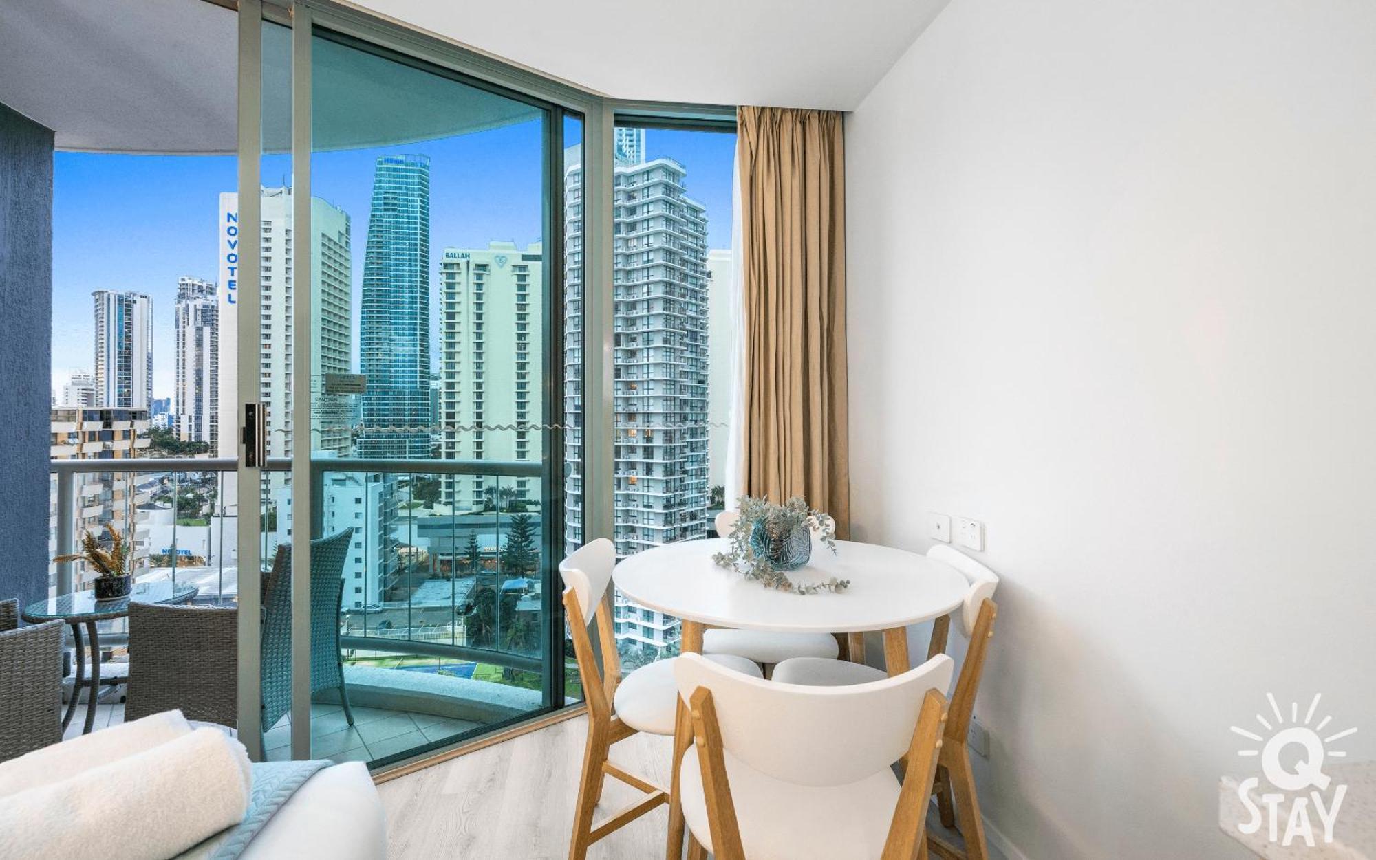 Legends Surfers Paradise Mid Week Madness Deal - Q Stay Gold Coast Buitenkant foto